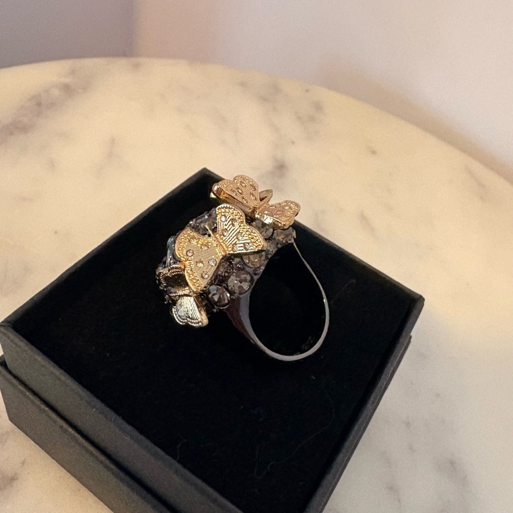 Unique Skull Statement Ring w/ Gold Butterflies, Size 8 - Picture 8 of 16